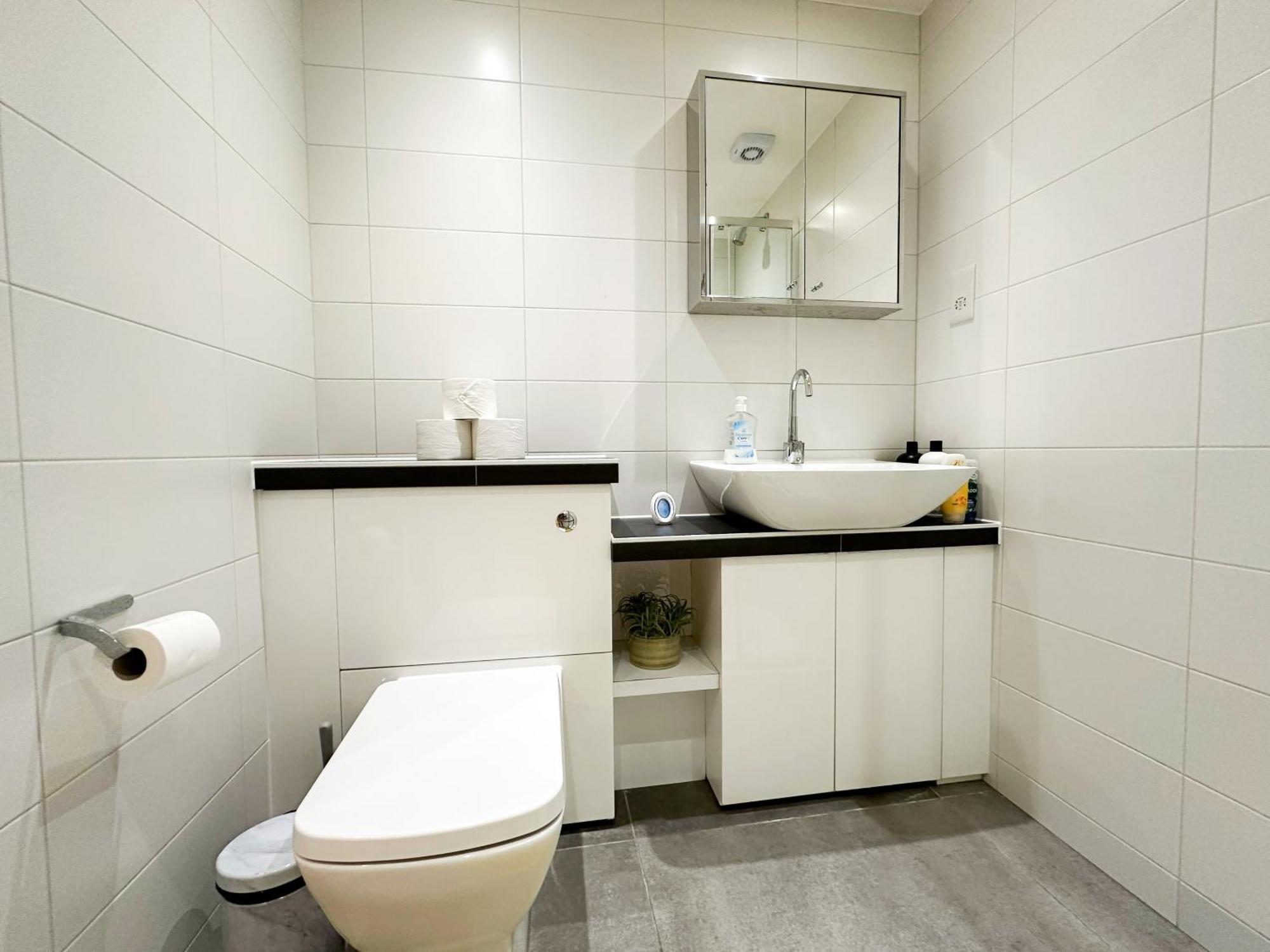 Chic 3 Bedroom Flat With Private Terrace In Holloway Near Finsbury Park Лондон Экстерьер фото