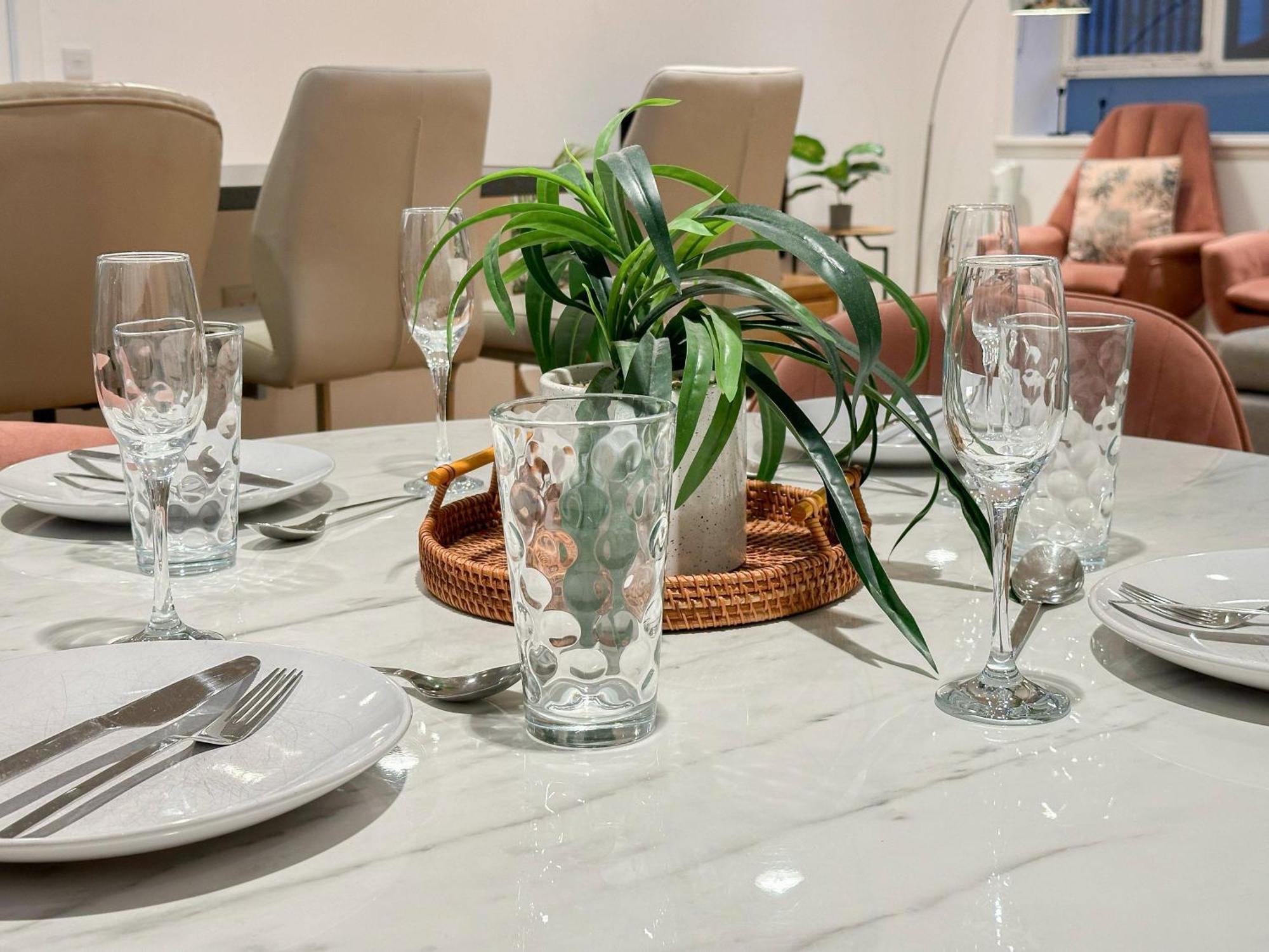 Chic 3 Bedroom Flat With Private Terrace In Holloway Near Finsbury Park Лондон Экстерьер фото