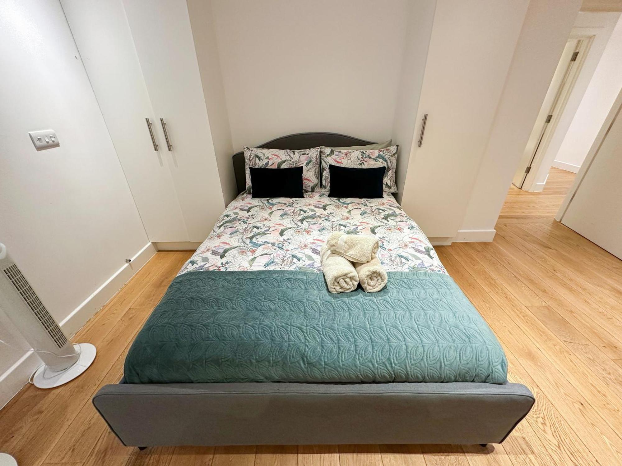 Chic 3 Bedroom Flat With Private Terrace In Holloway Near Finsbury Park Лондон Экстерьер фото