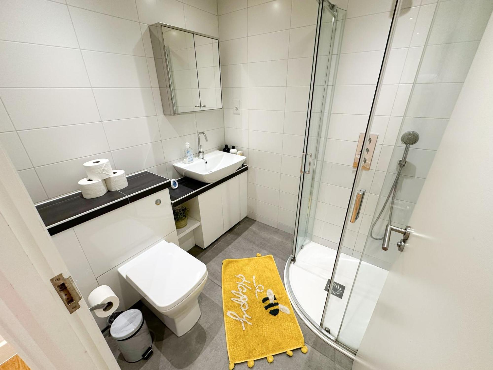 Chic 3 Bedroom Flat With Private Terrace In Holloway Near Finsbury Park Лондон Экстерьер фото