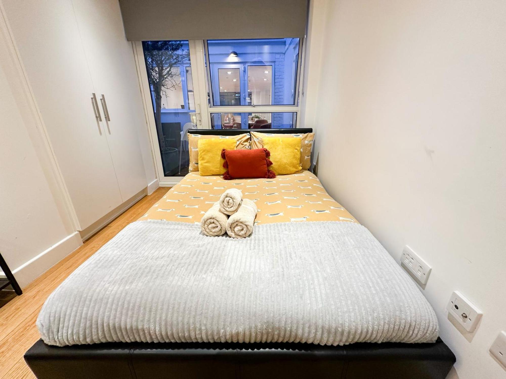 Chic 3 Bedroom Flat With Private Terrace In Holloway Near Finsbury Park Лондон Экстерьер фото