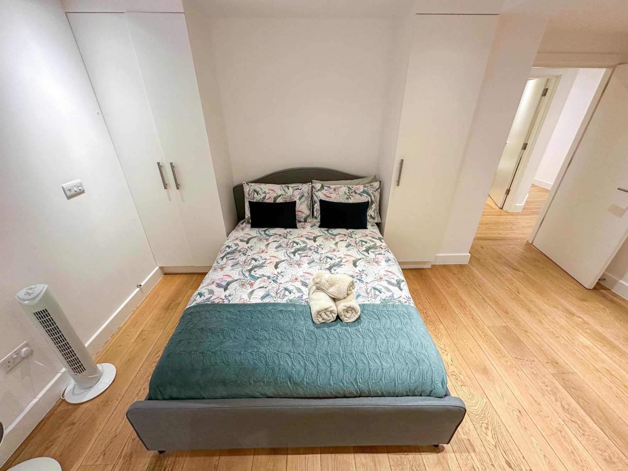 Chic 3 Bedroom Flat With Private Terrace In Holloway Near Finsbury Park Лондон Экстерьер фото