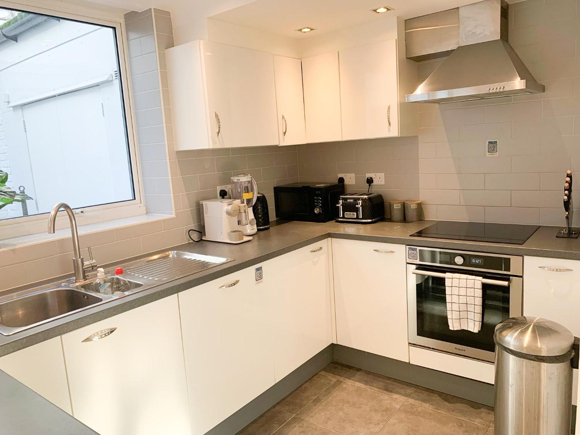 Chic 3 Bedroom Flat With Private Terrace In Holloway Near Finsbury Park Лондон Экстерьер фото